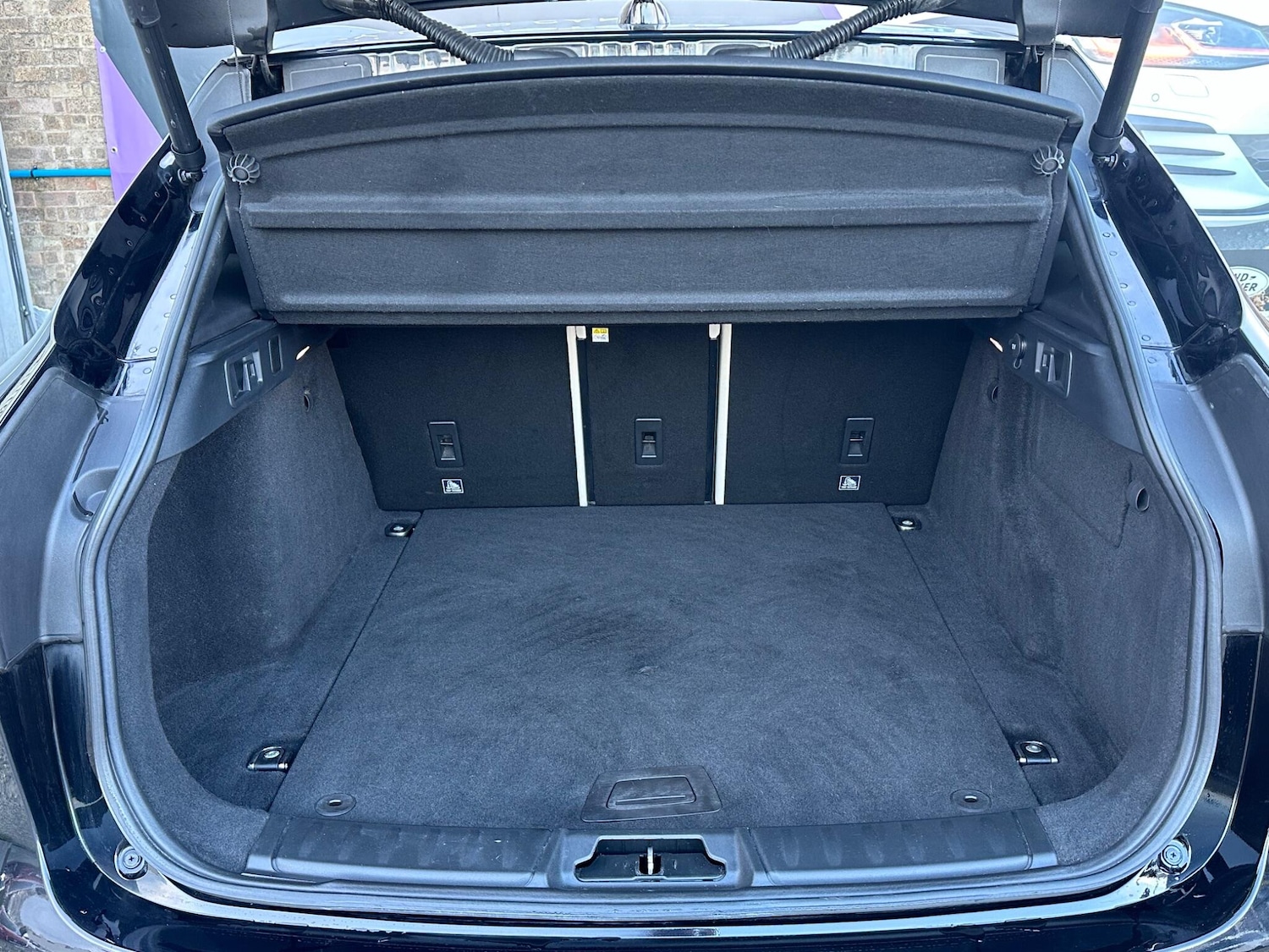 Used Jaguar F-Pace 2017 for sale - 76666732: Photo 17