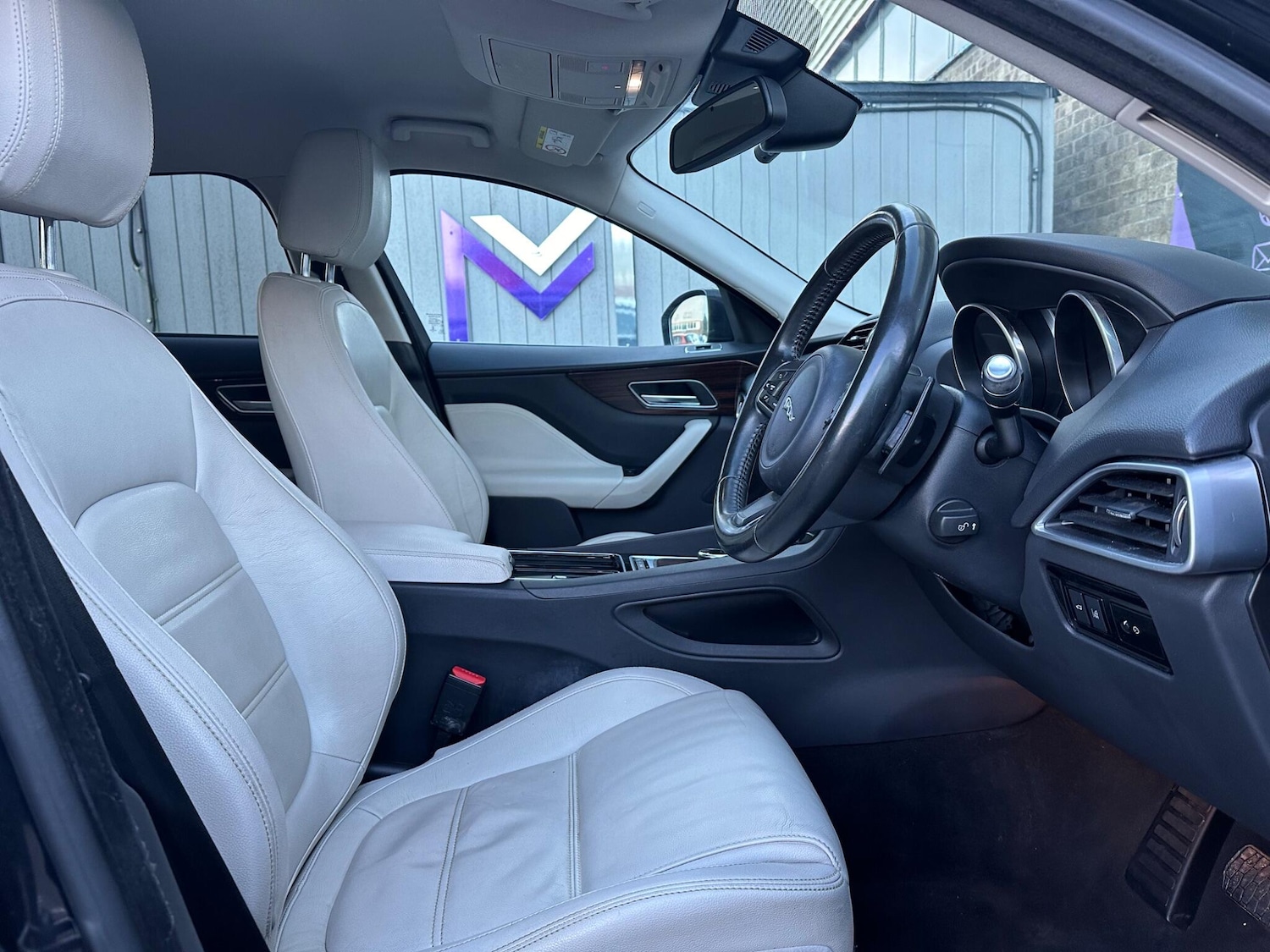 Used Jaguar F-Pace 2017 for sale - 76666732: Photo 23