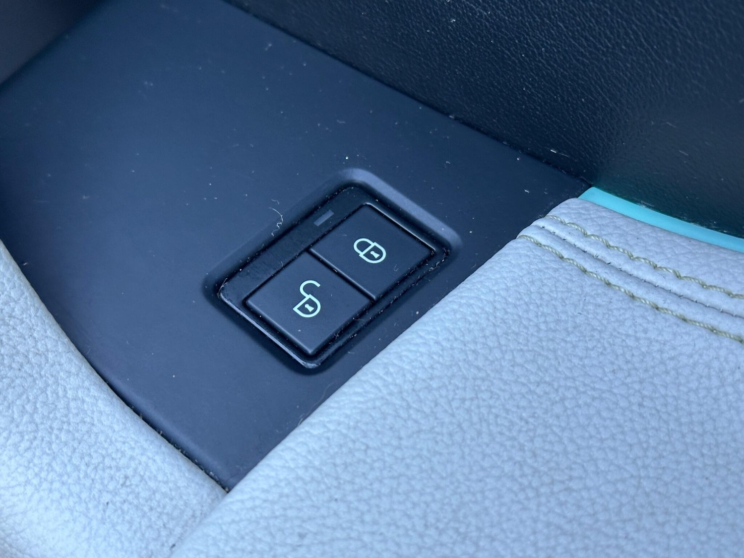 Used Jaguar F-Pace 2017 for sale - 76666732: Photo 26