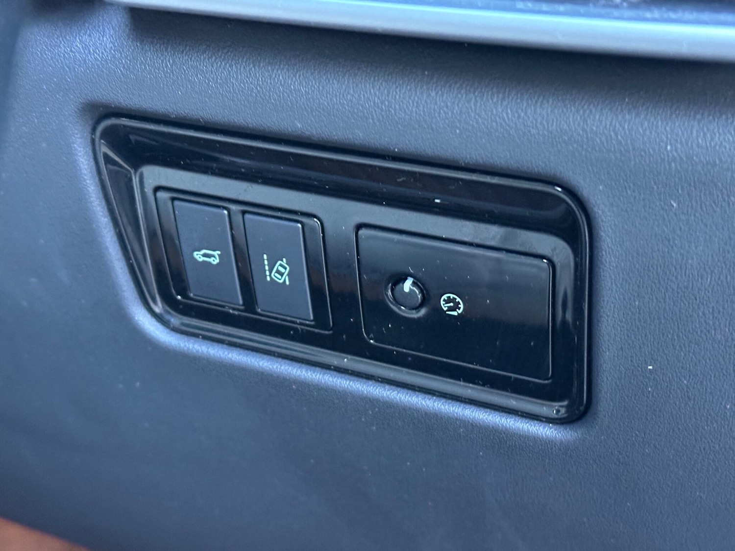 Used Jaguar F-Pace 2017 for sale - 76666732: Photo 28