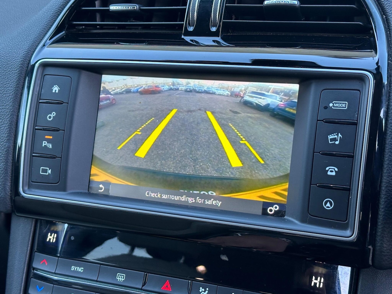 Used Jaguar F-Pace 2017 for sale - 76666732: Photo 37