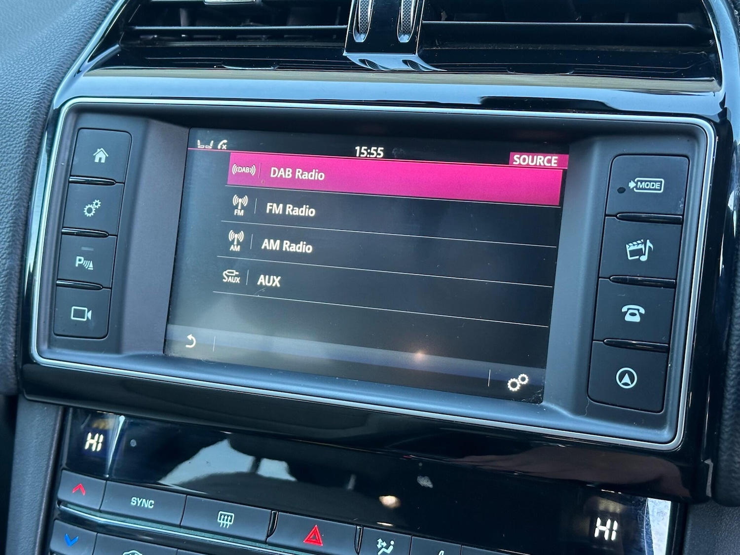 Used Jaguar F-Pace 2017 for sale - 76666732: Photo 40