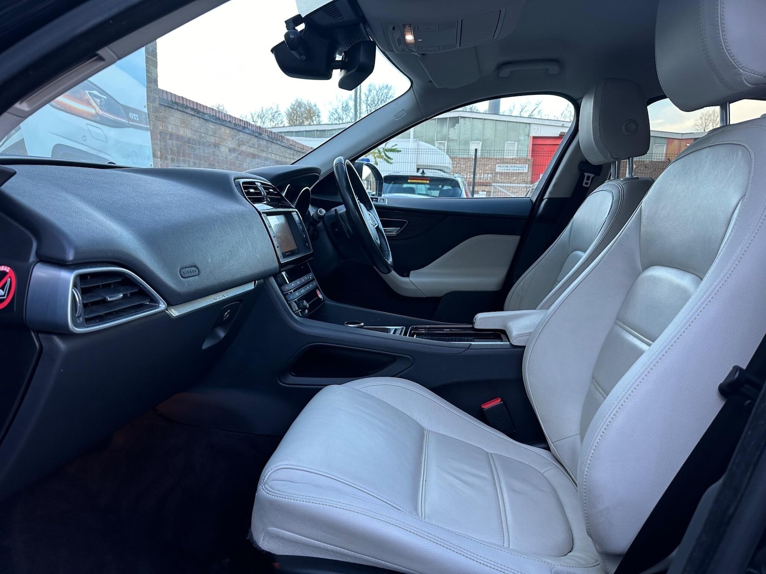 Used Jaguar F-Pace 2017 for sale - 76666732: Photo 50