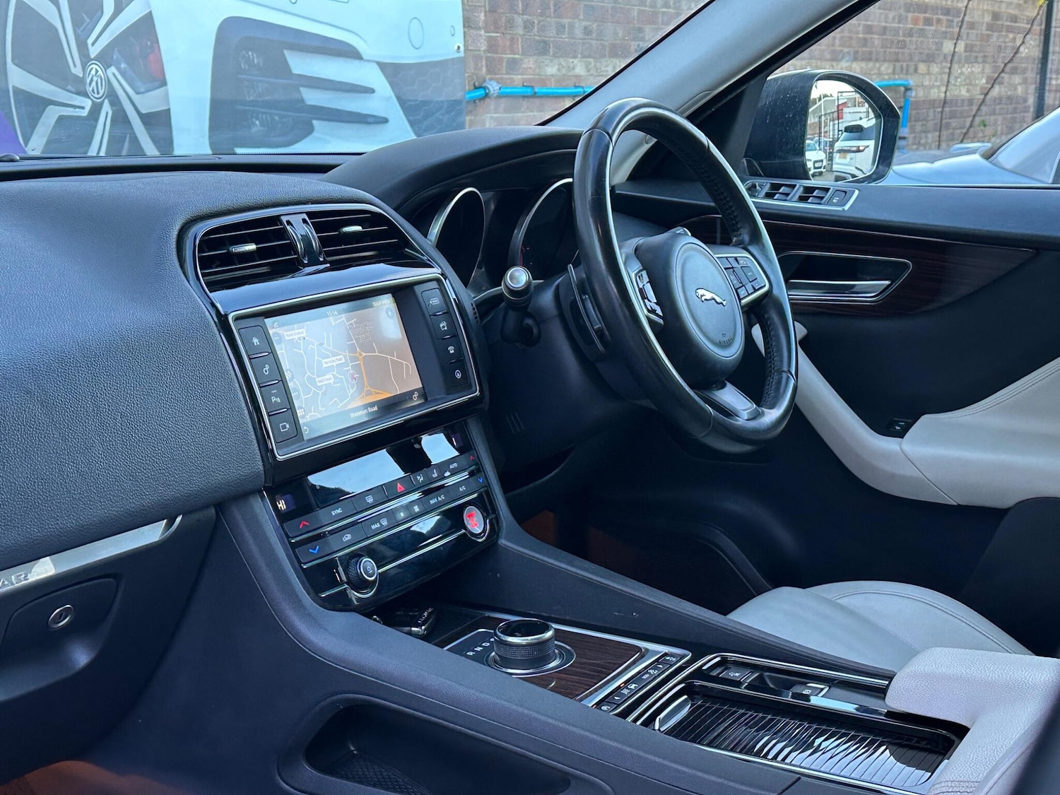 Used Jaguar F-Pace 2017 for sale - 76666732: Photo 51