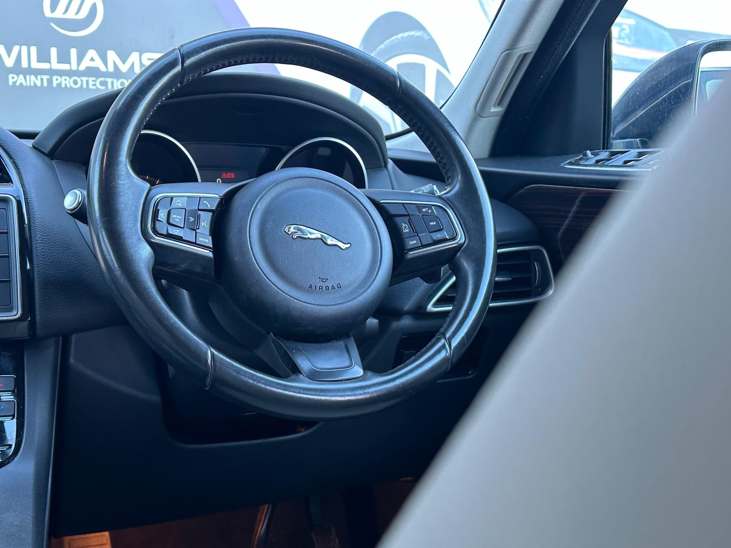 Used Jaguar F-Pace 2017 for sale - 76666732: Photo 54