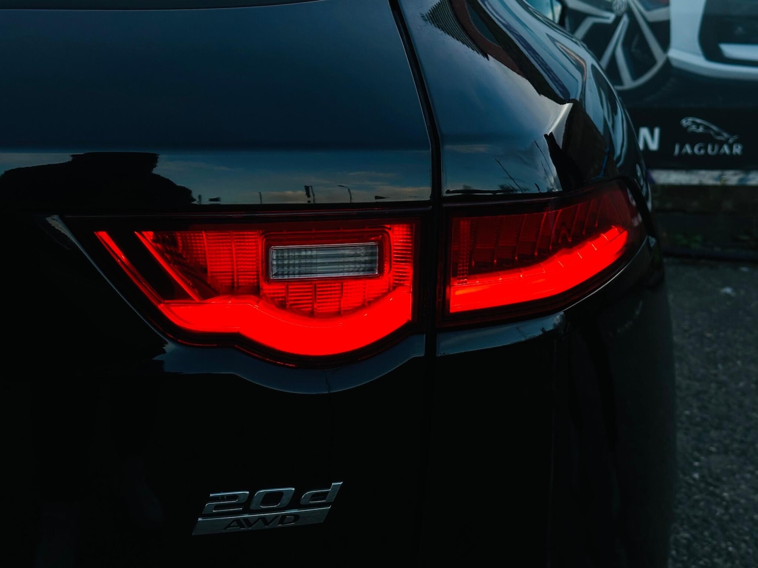 Used Jaguar F-Pace 2017 for sale - 76666732: Photo 7