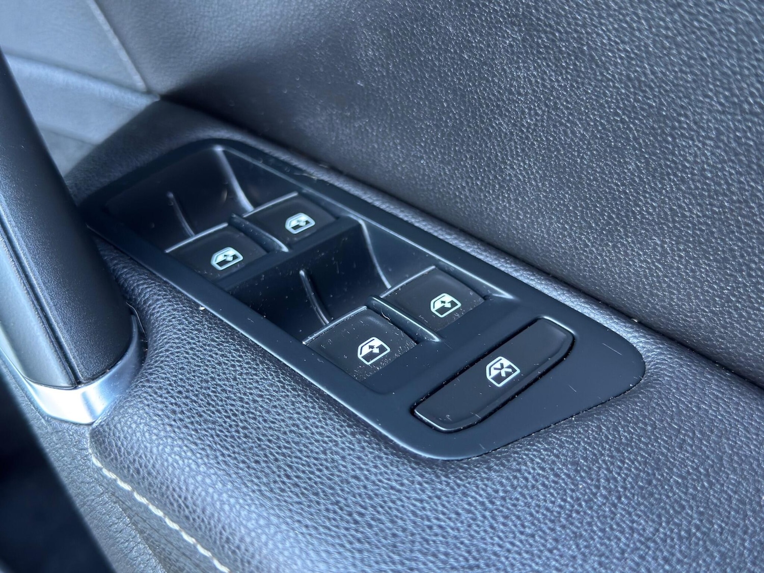 Used Volkswagen Golf 2017 for sale - 77081470: Photo 24