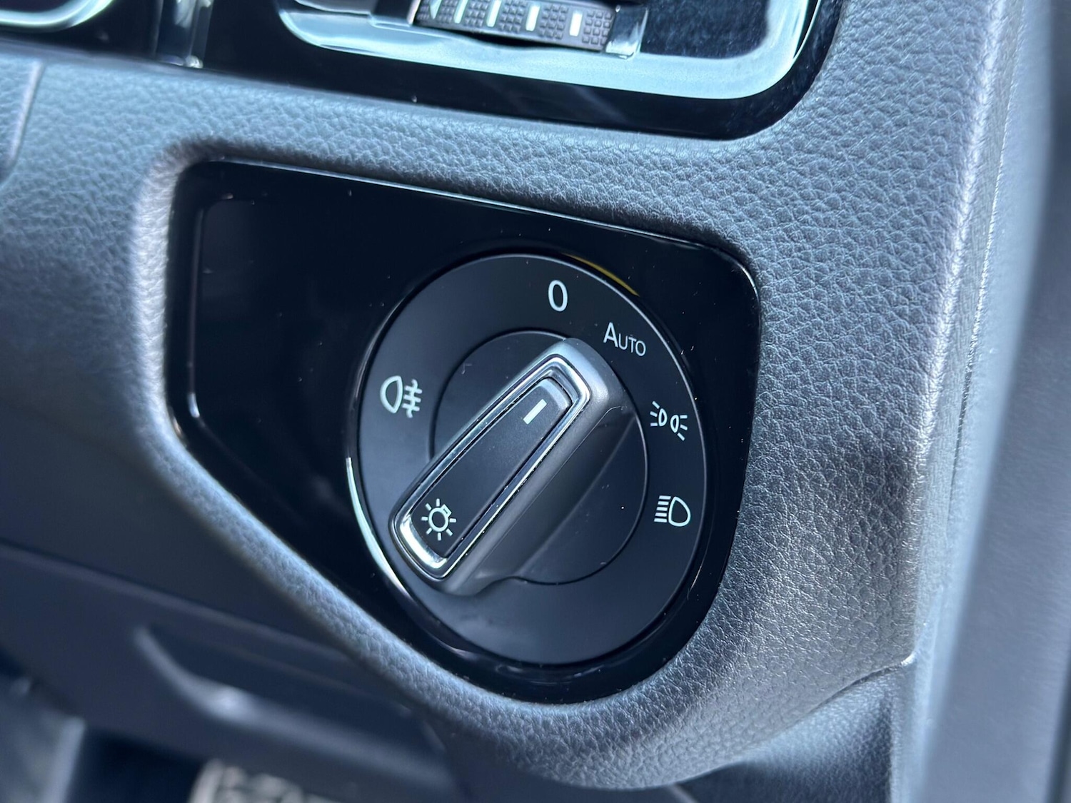 Used Volkswagen Golf 2017 for sale - 77081470: Photo 27