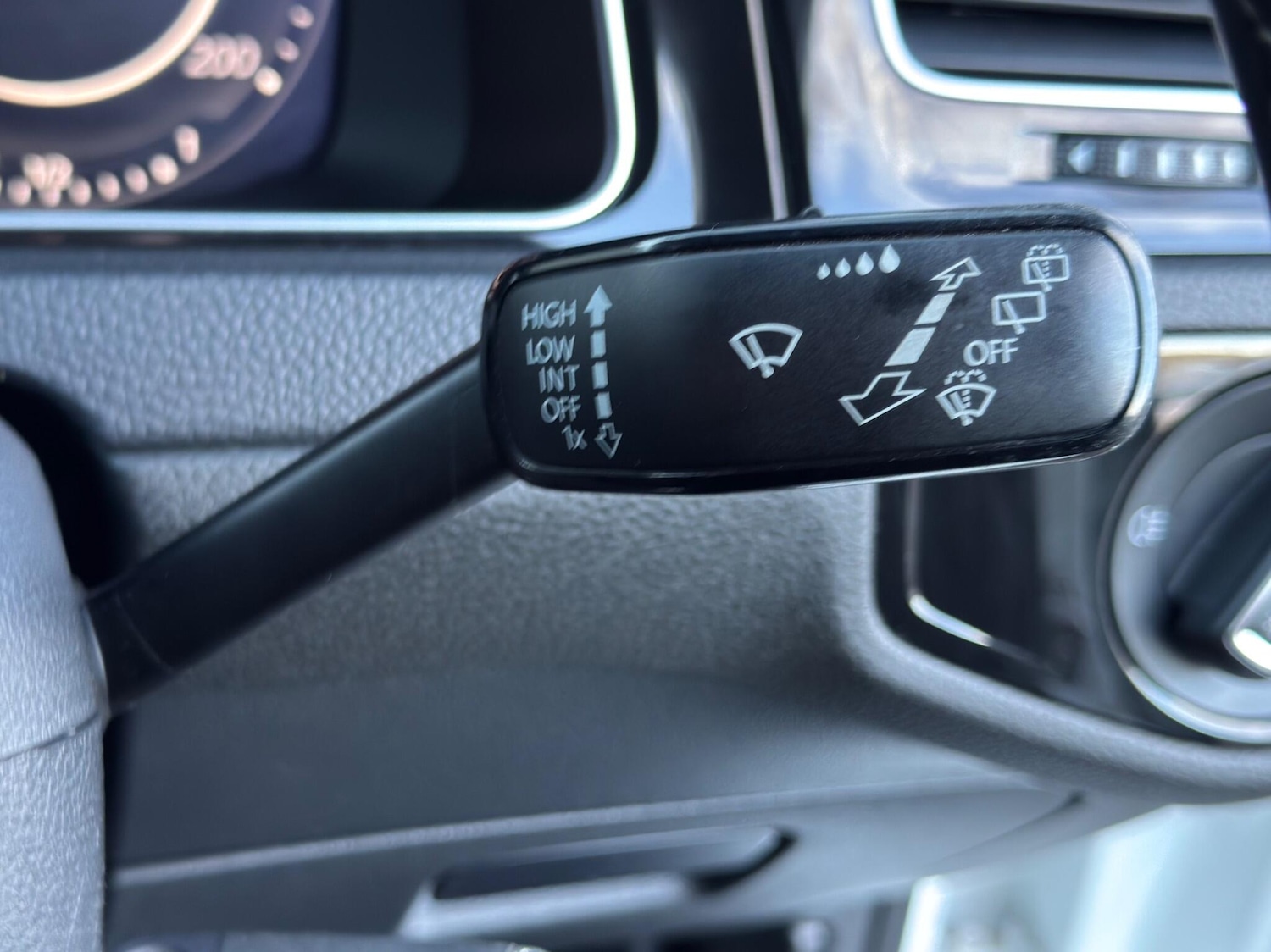 Used Volkswagen Golf 2017 for sale - 77081470: Photo 32