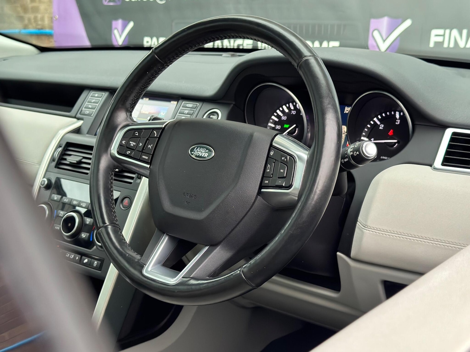 Used Land Rover Discovery Sport 2015 for sale - 77081299: Photo 10