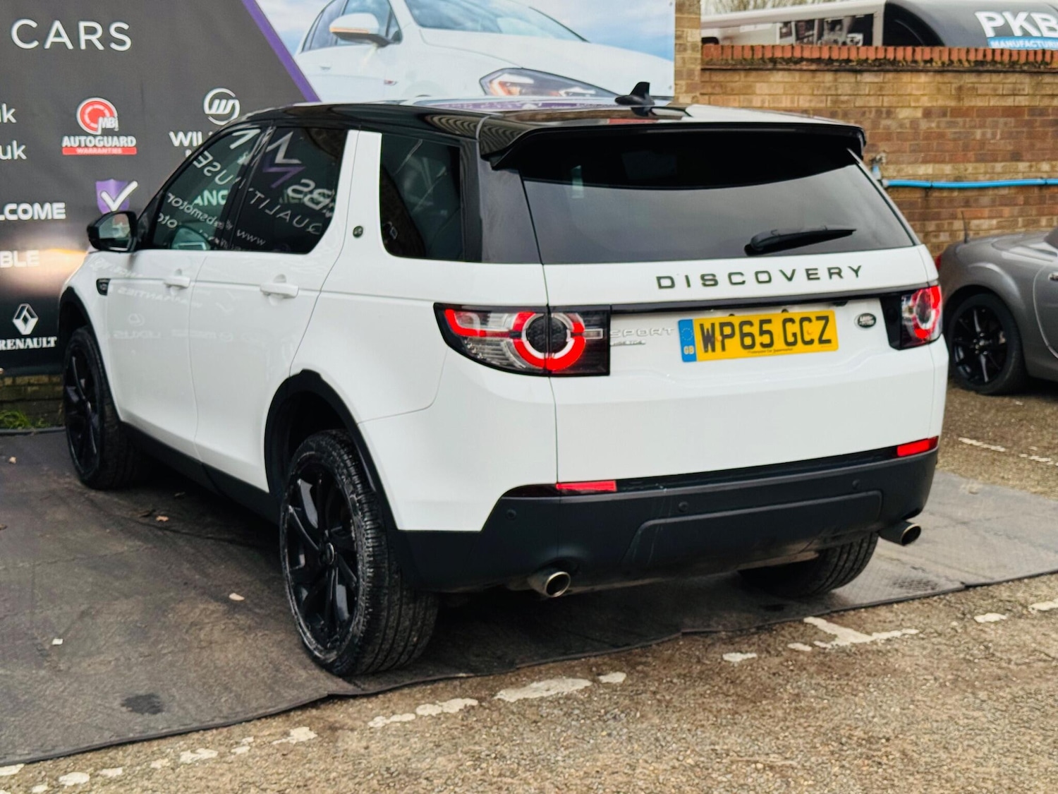 Used Land Rover Discovery Sport 2015 for sale - 77081299: Photo 17