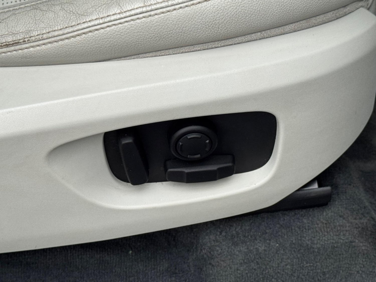 Used Land Rover Discovery Sport 2015 for sale - 77081299: Photo 26