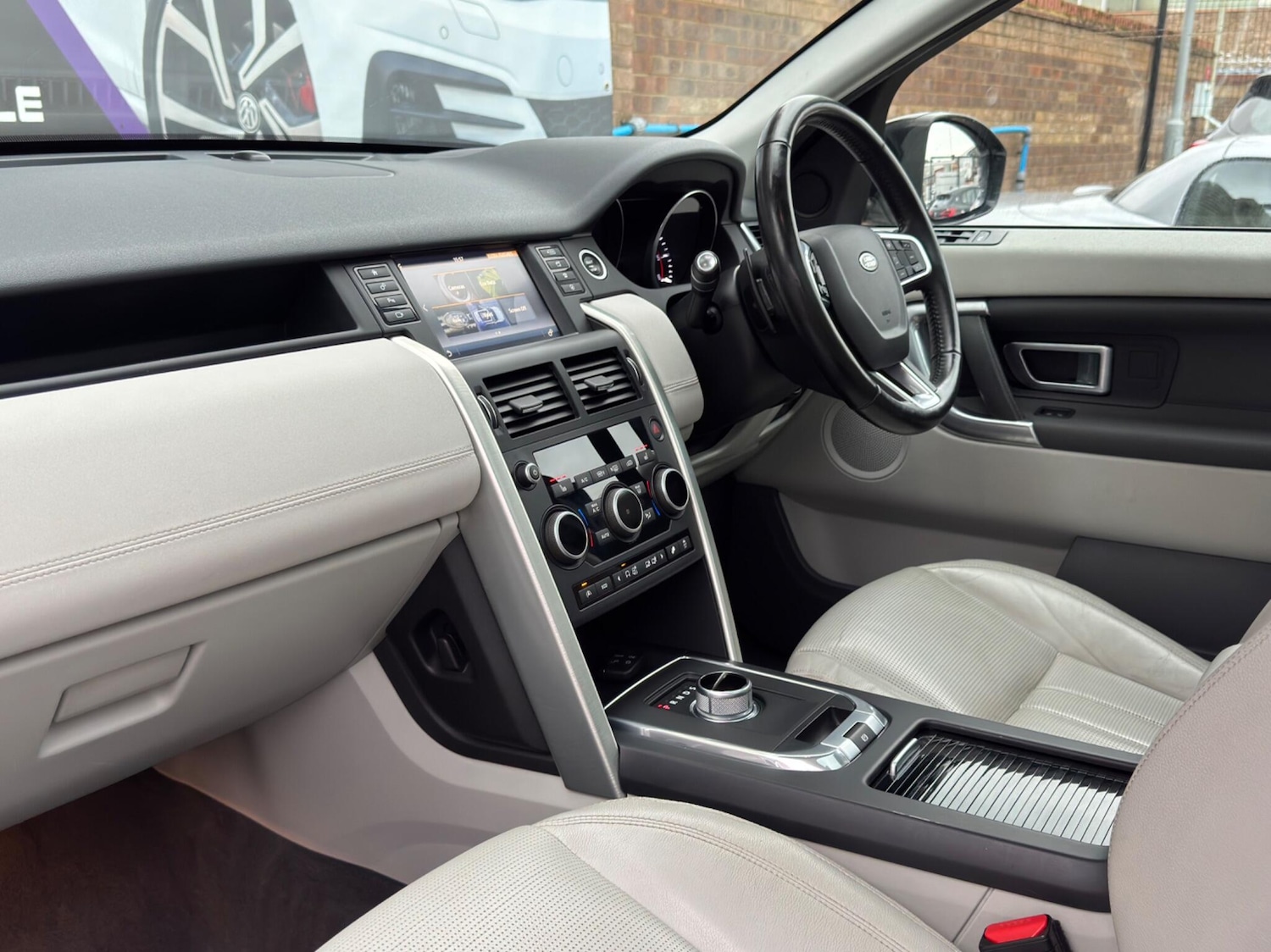 Used Land Rover Discovery Sport 2015 for sale - 77081299: Photo 49