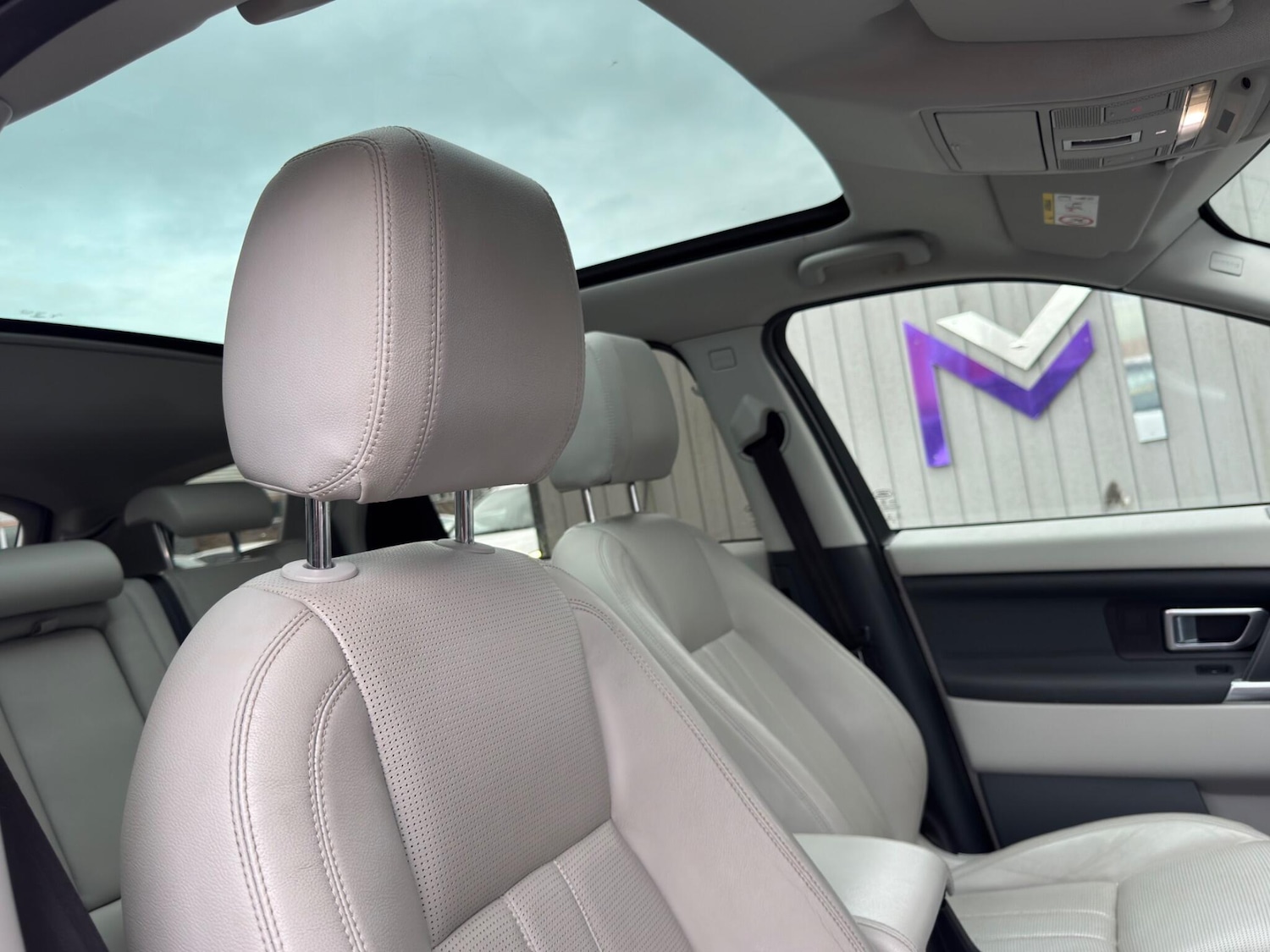 Used Land Rover Discovery Sport 2015 for sale - 77081299: Photo 9