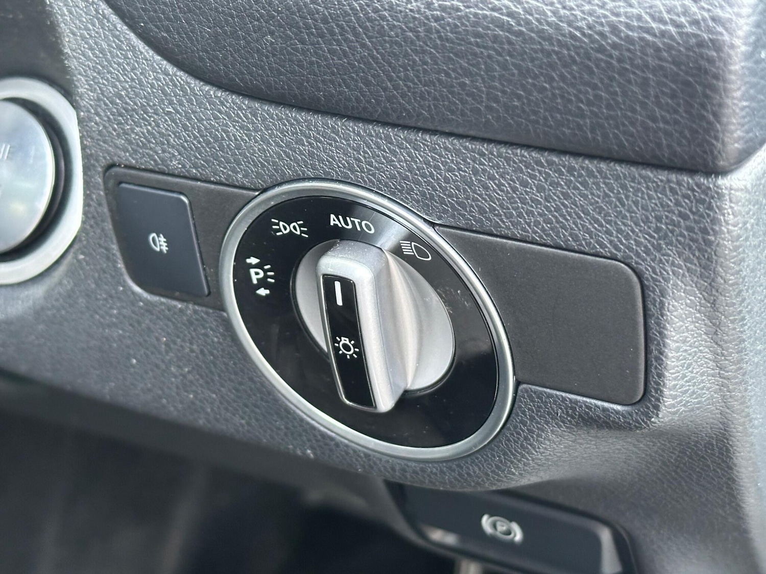 Used Mercedes-Benz GLA 2016 for sale - 76527771: Photo 25