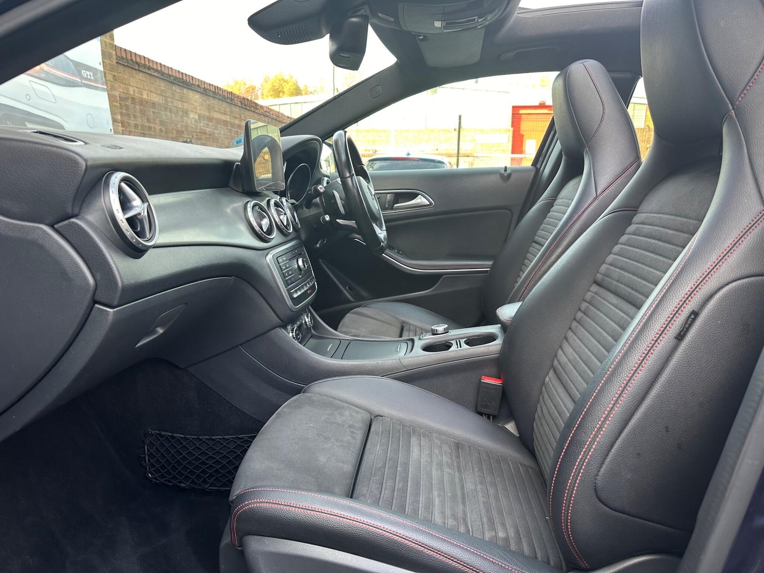 Used Mercedes-Benz GLA 2016 for sale - 76527771: Photo 52