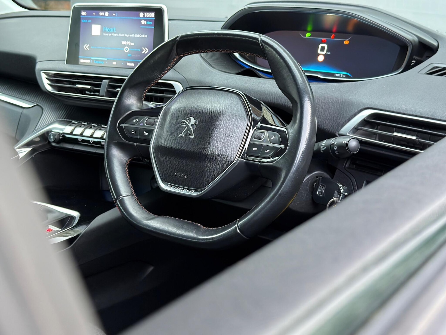 Used Peugeot 3008 2017 for sale - 77564624: Photo 36