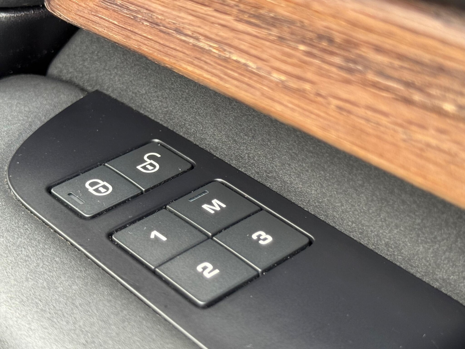 Used Land Rover Discovery for sale - 77331939: Photo 30