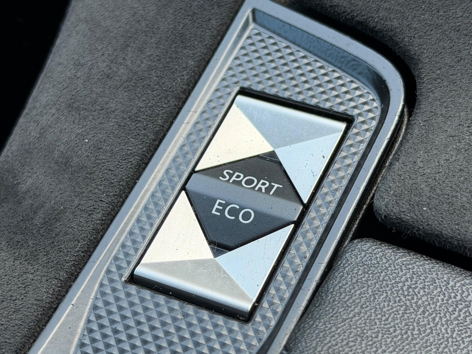 Used DS Automobiles DS 7 Crossback for sale - 78220236: Photo 40