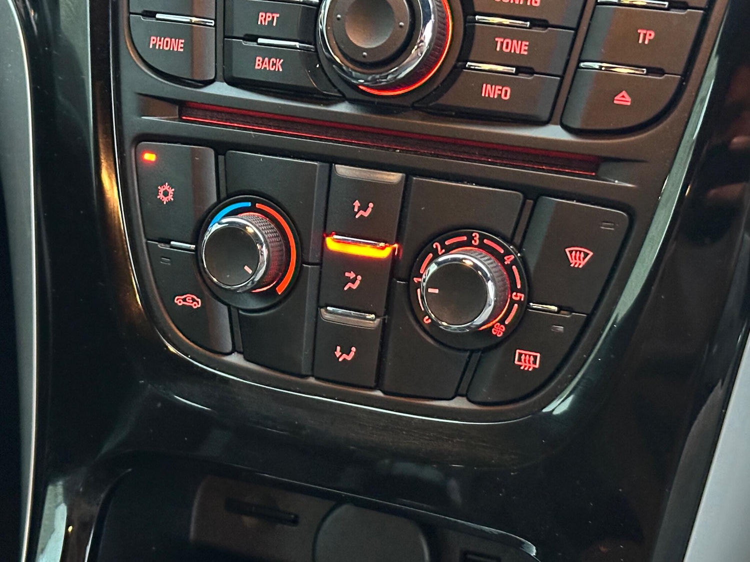 Used Vauxhall Astra GTC 2013 for sale - 76314685: Photo 35