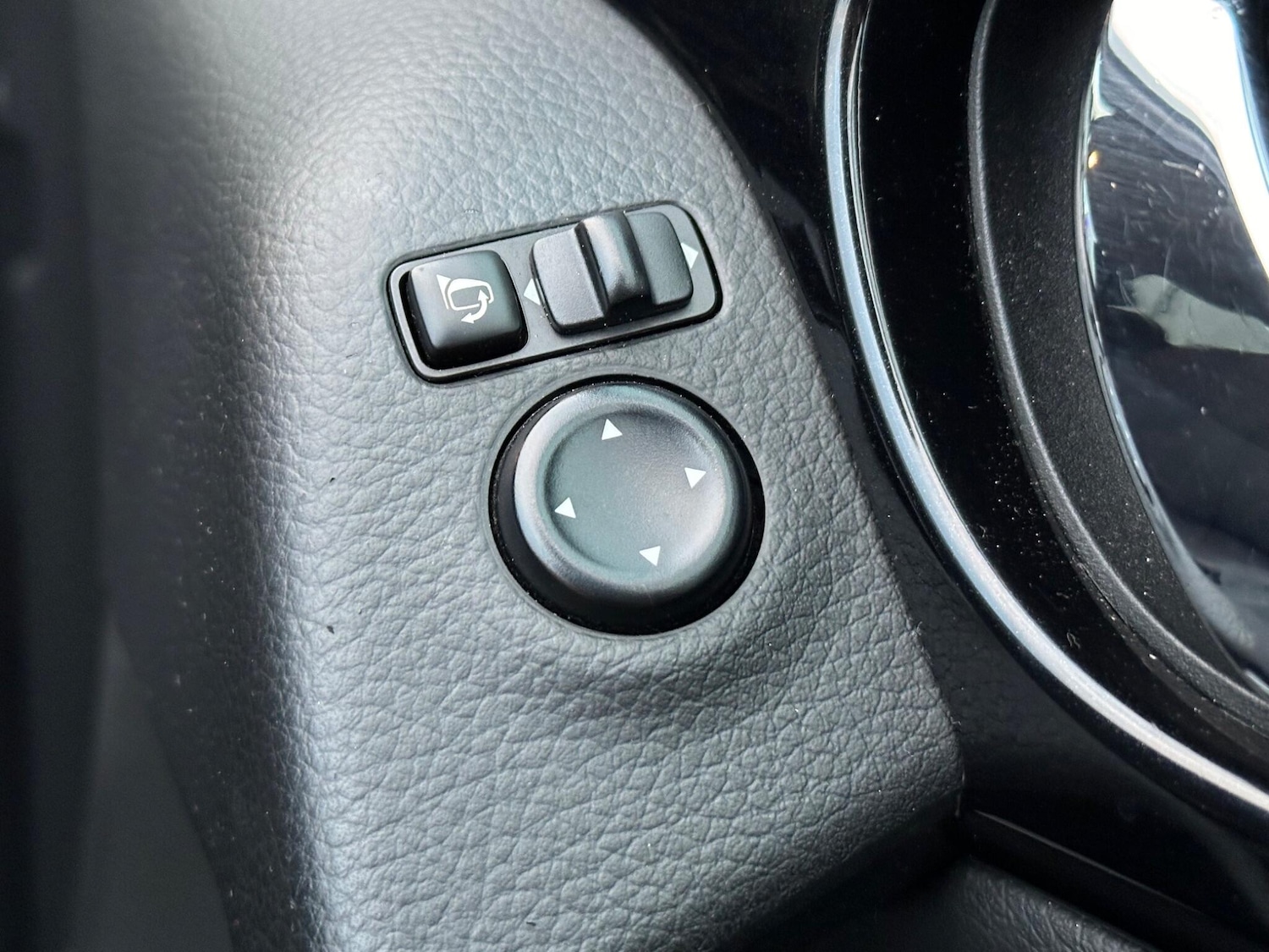 Used Nissan Qashqai 2015 for sale - 76607272: Photo 25