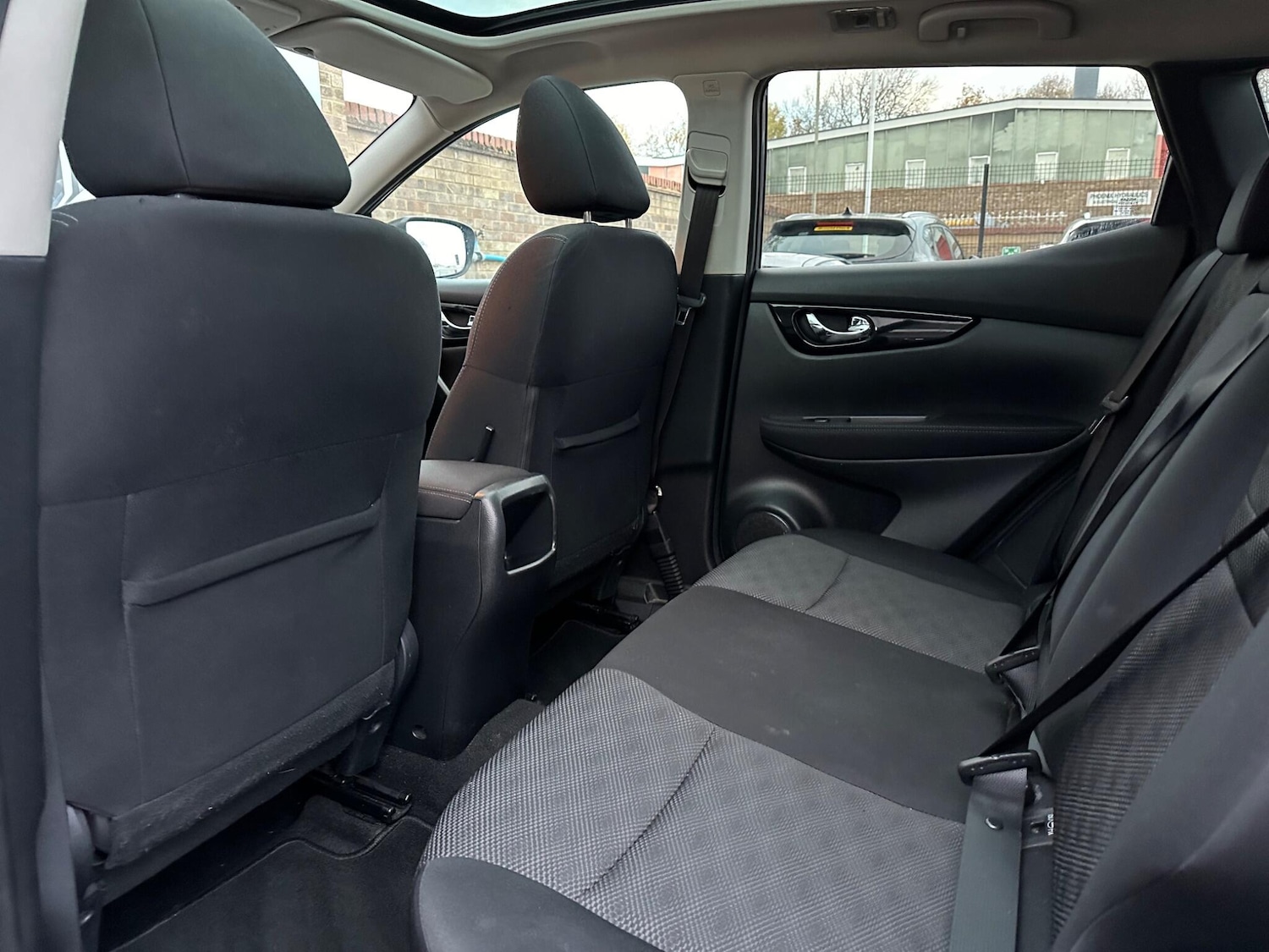 Used Nissan Qashqai 2015 for sale - 76607272: Photo 50