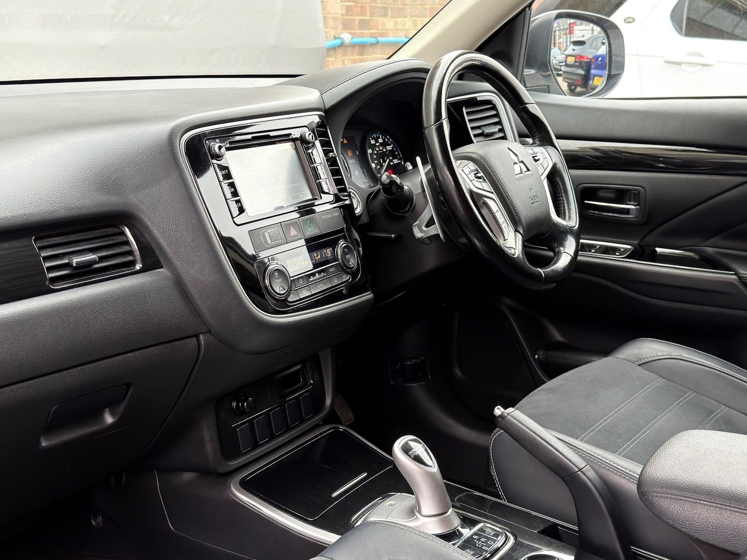 Used Mitsubishi Outlander 2017 for sale - 78058838: Photo 46