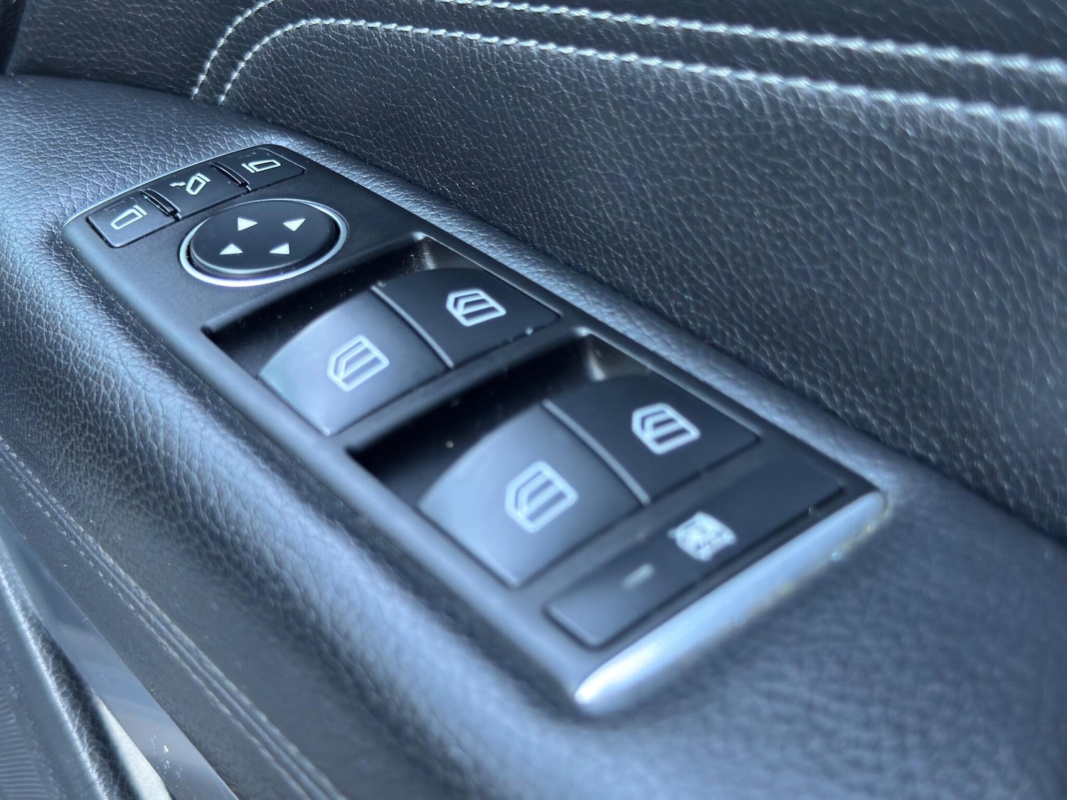 Used Mercedes-Benz E Class 2014 for sale - 77066434: Photo 26