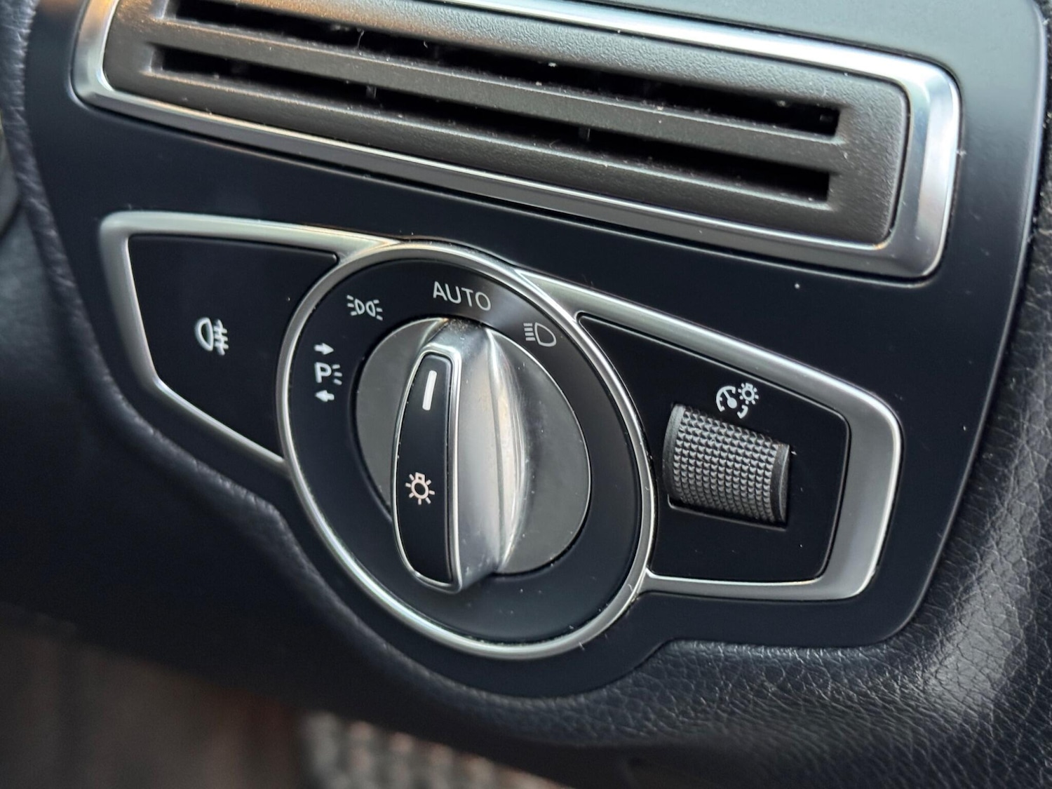 Used Mercedes-Benz C Class 2018 for sale - 77097872: Photo 30