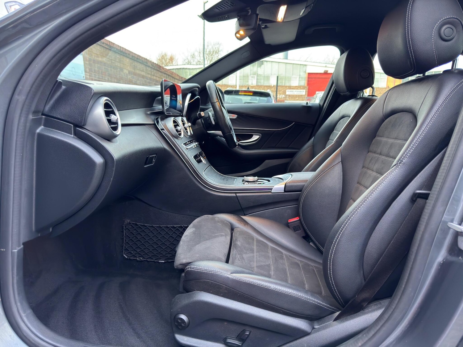 Used Mercedes-Benz C Class 2018 for sale - 77097872: Photo 59