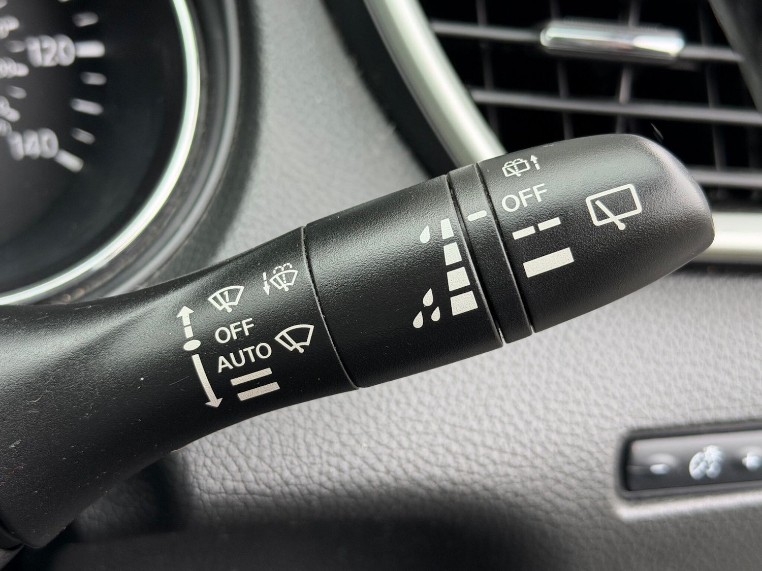 Used Nissan Qashqai 2016 for sale - 77599121: Photo 32