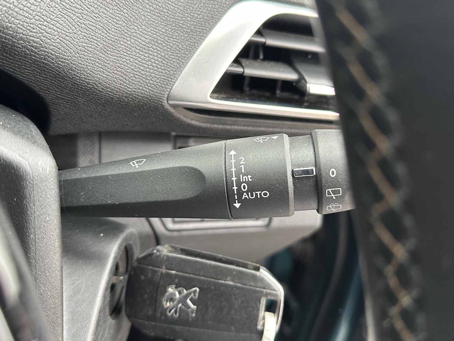 Used Peugeot 5008 2018 for sale - 76314309: Photo 28