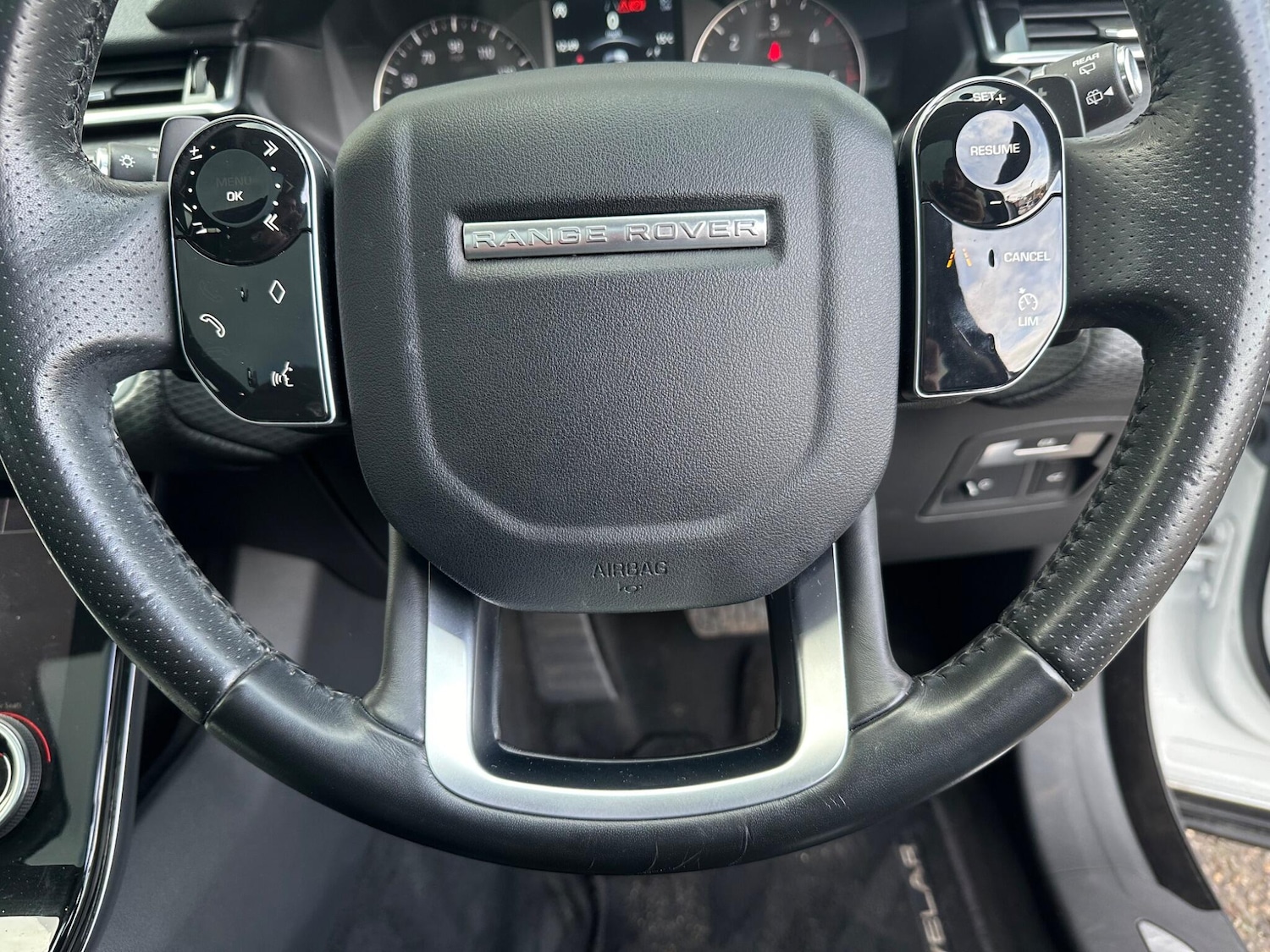 Used Land Rover Range Rover Velar 2018 for sale - 76528077: Photo 31