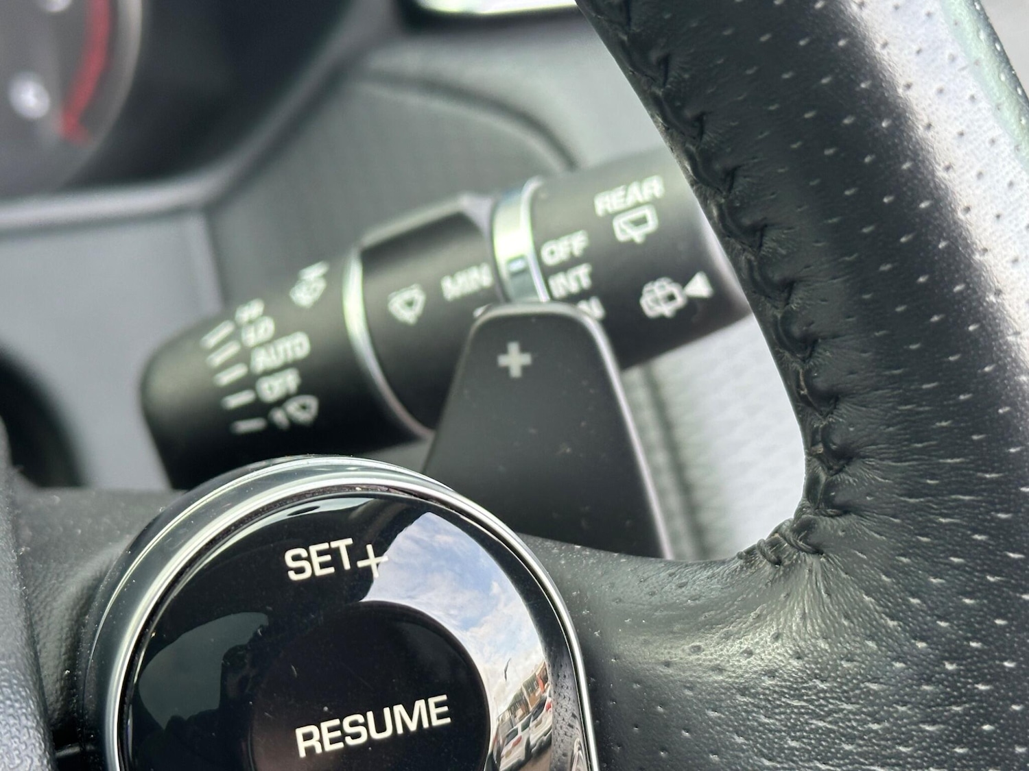 Used Land Rover Range Rover Velar 2018 for sale - 76528077: Photo 32