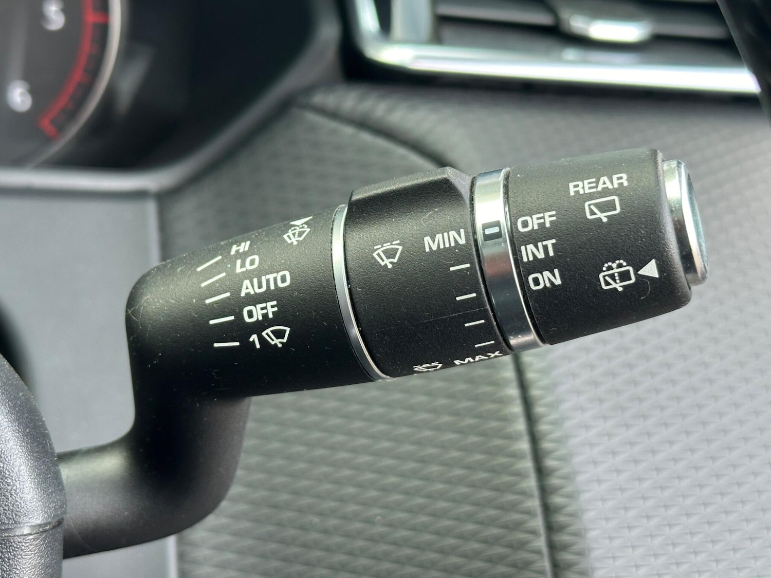 Used Land Rover Range Rover Velar 2018 for sale - 76528077: Photo 33