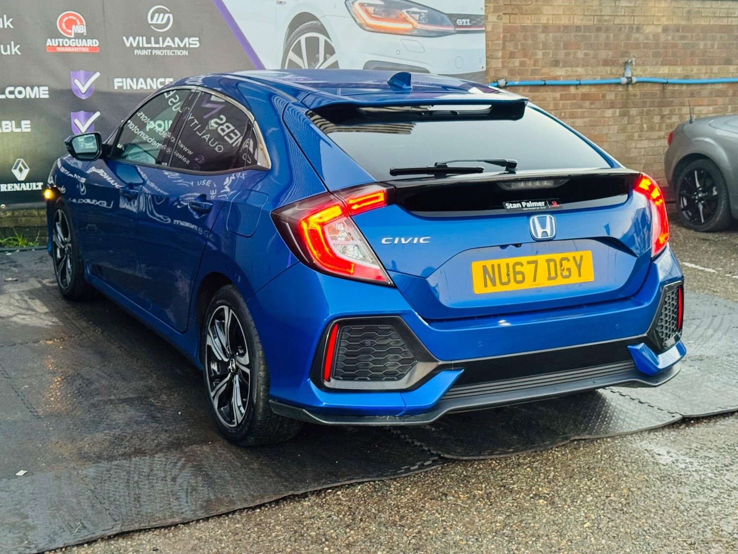 Used Honda Civic 2017 for sale - 77052492: Photo 16