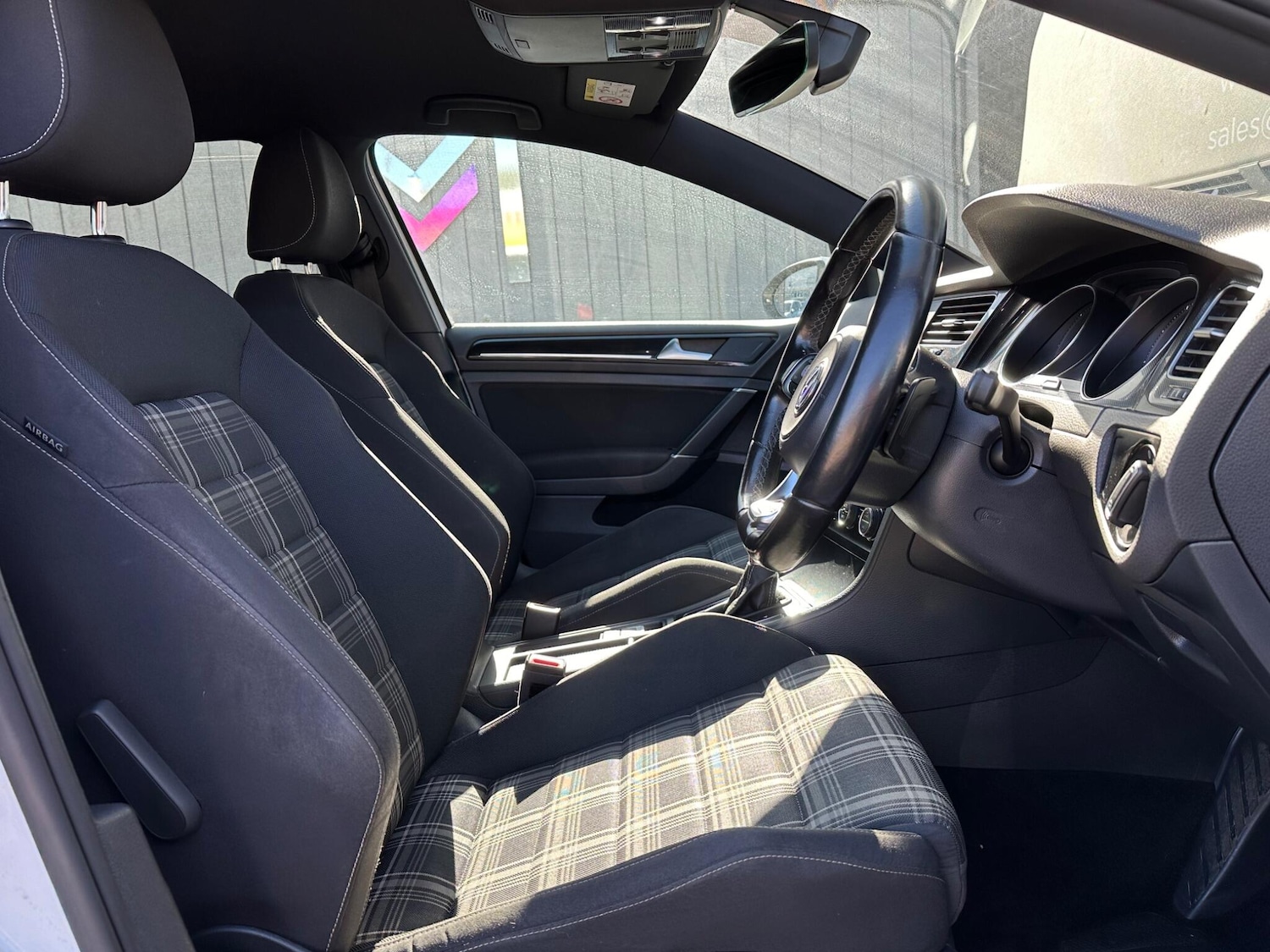 Used Volkswagen Golf 2017 for sale - 76042369: Photo 17