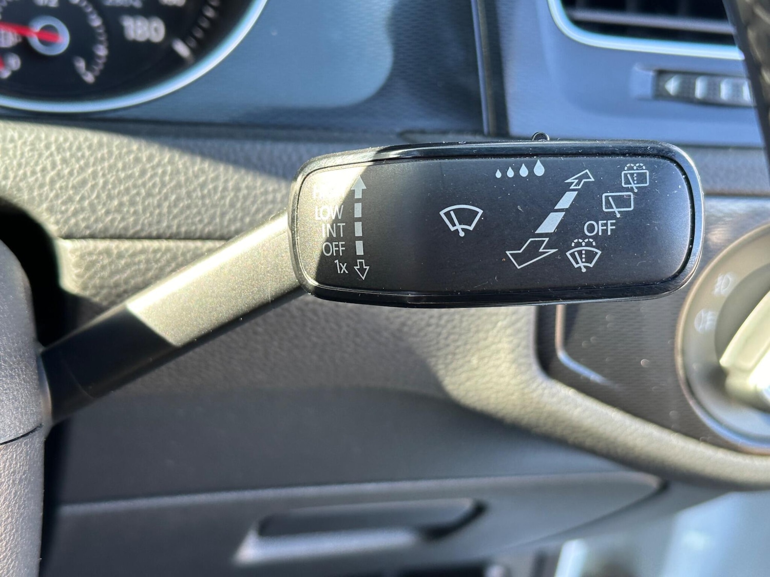 Used Volkswagen Golf 2017 for sale - 76042369: Photo 27
