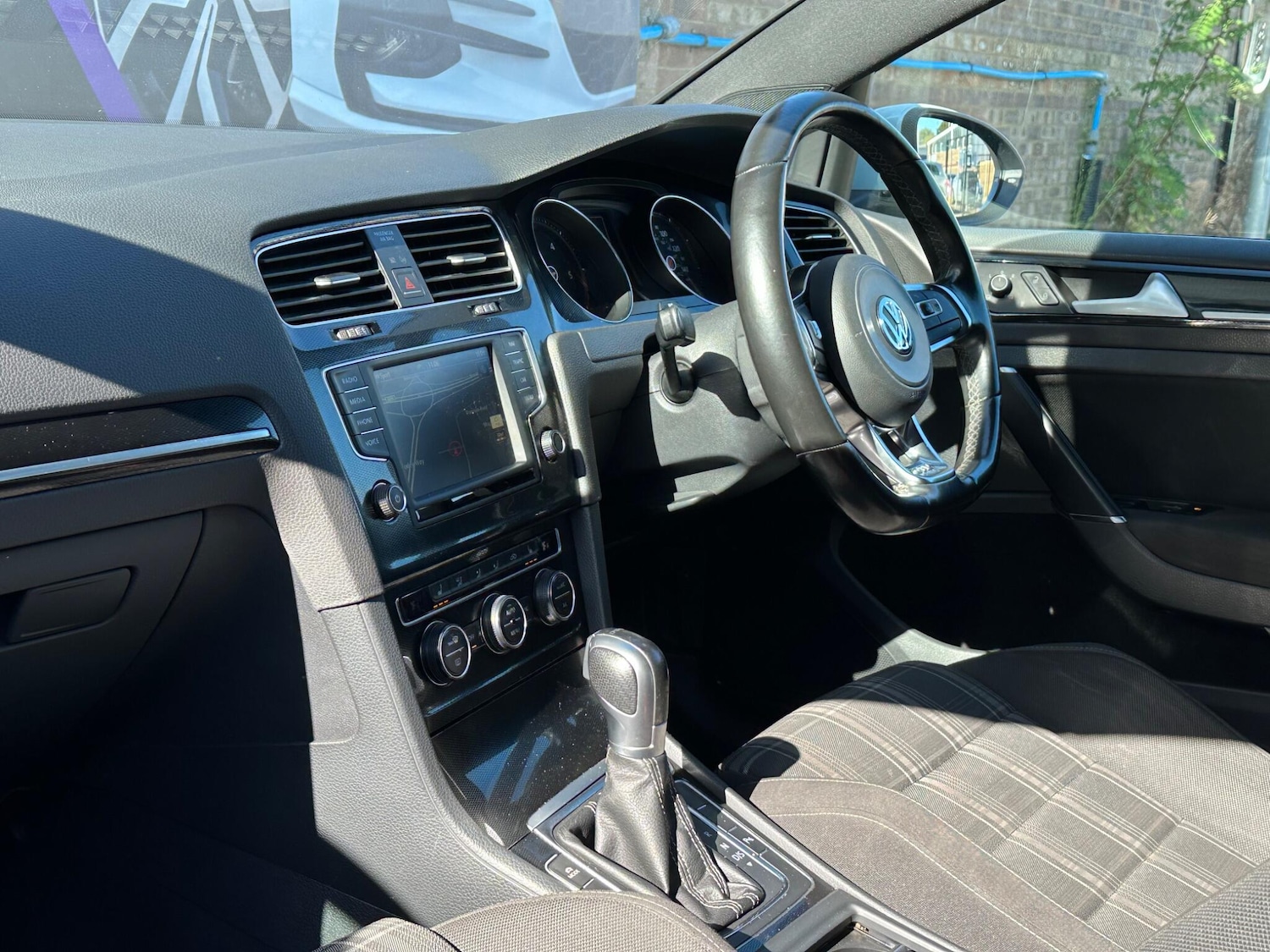 Used Volkswagen Golf 2017 for sale - 76042369: Photo 46