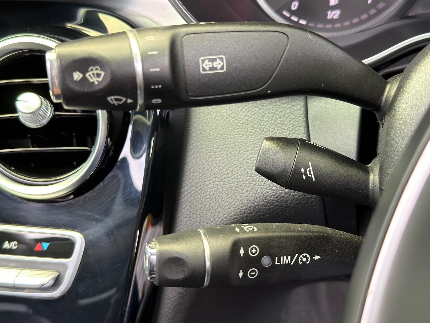 Used Mercedes-Benz C Class 2014 for sale - 77908418: Photo 32