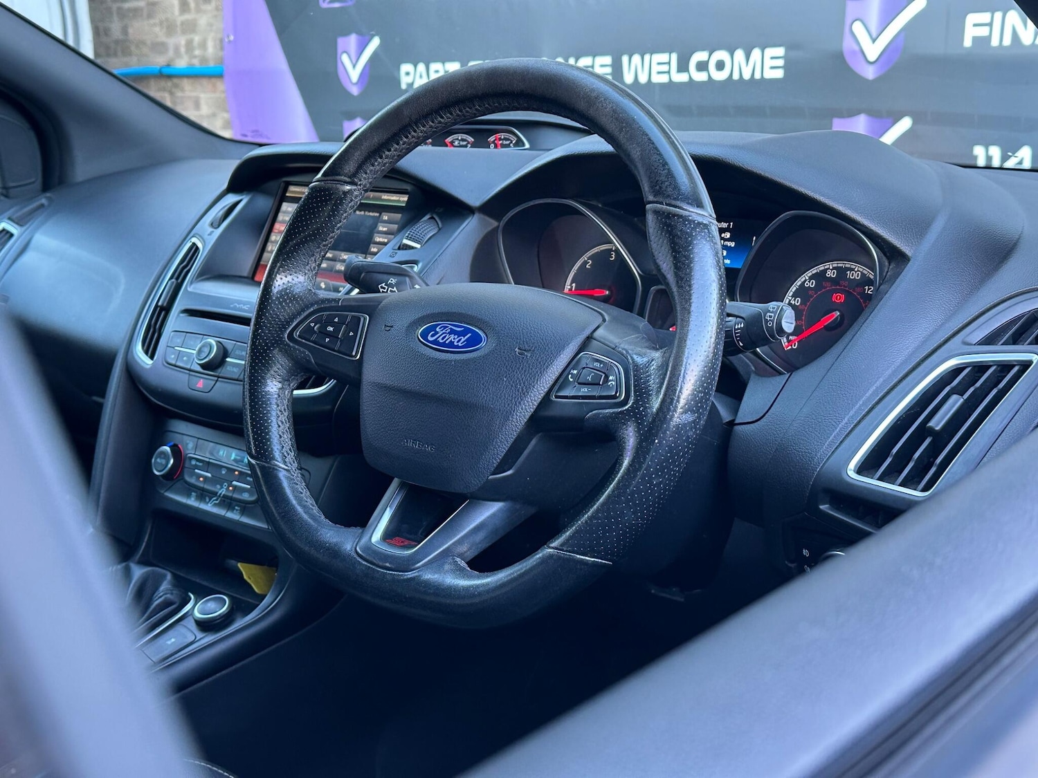 Used Ford Focus 2015 for sale - 76666496: Photo 9