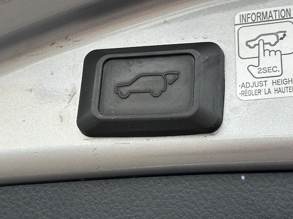 Used Toyota RAV4 2017 for sale - 76135917: Photo 17