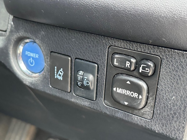 Used Toyota RAV4 2017 for sale - 76135917: Photo 24