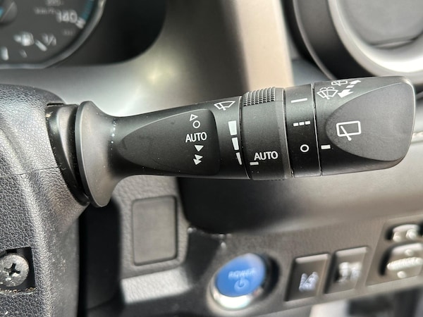 Used Toyota RAV4 2017 for sale - 76135917: Photo 28