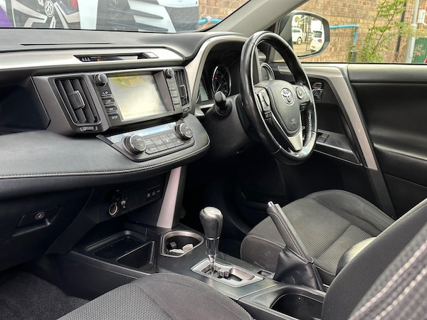Used Toyota RAV4 2017 for sale - 76135917: Photo 42