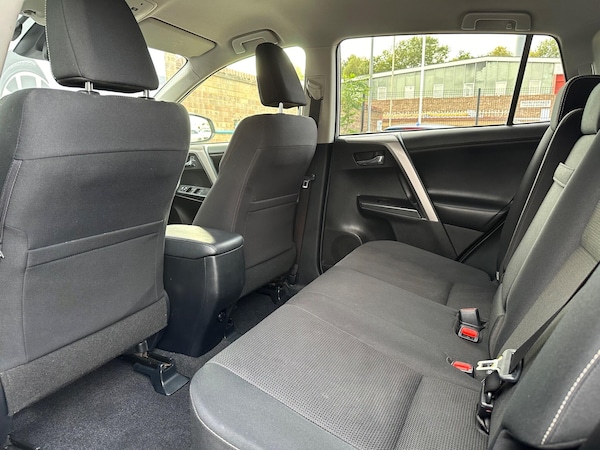 Used Toyota RAV4 2017 for sale - 76135917: Photo 44