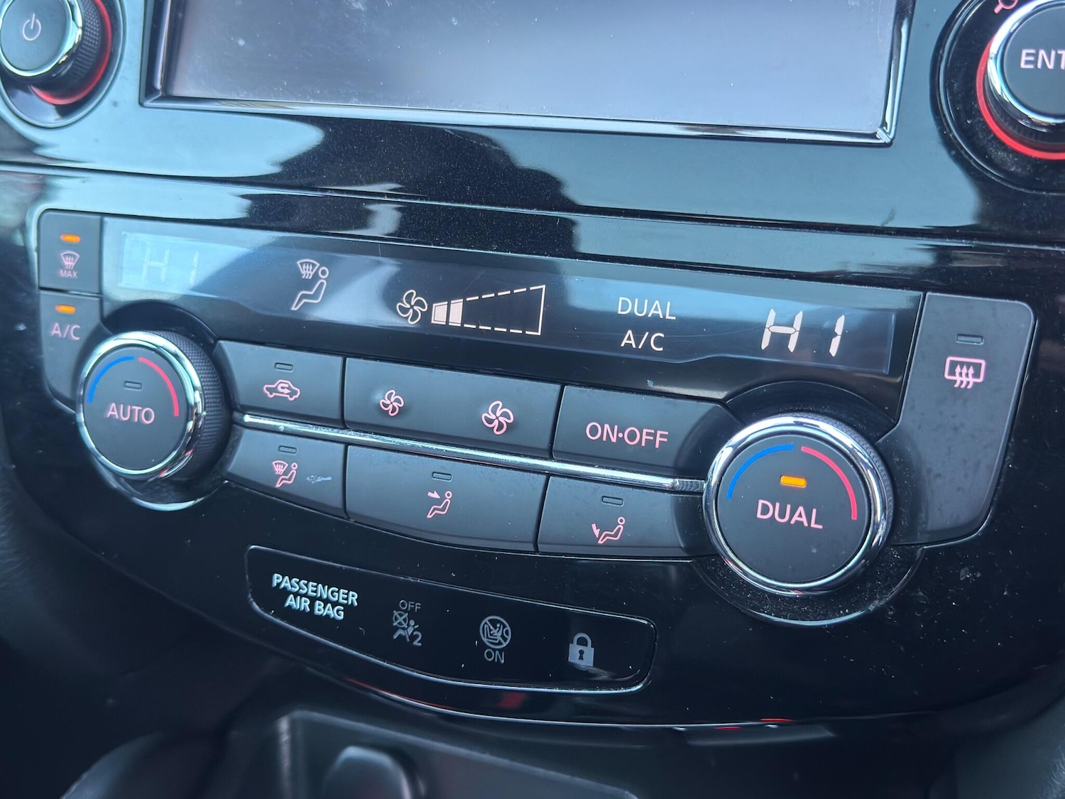 Used Nissan Qashqai 2017 for sale - 77440980: Photo 40