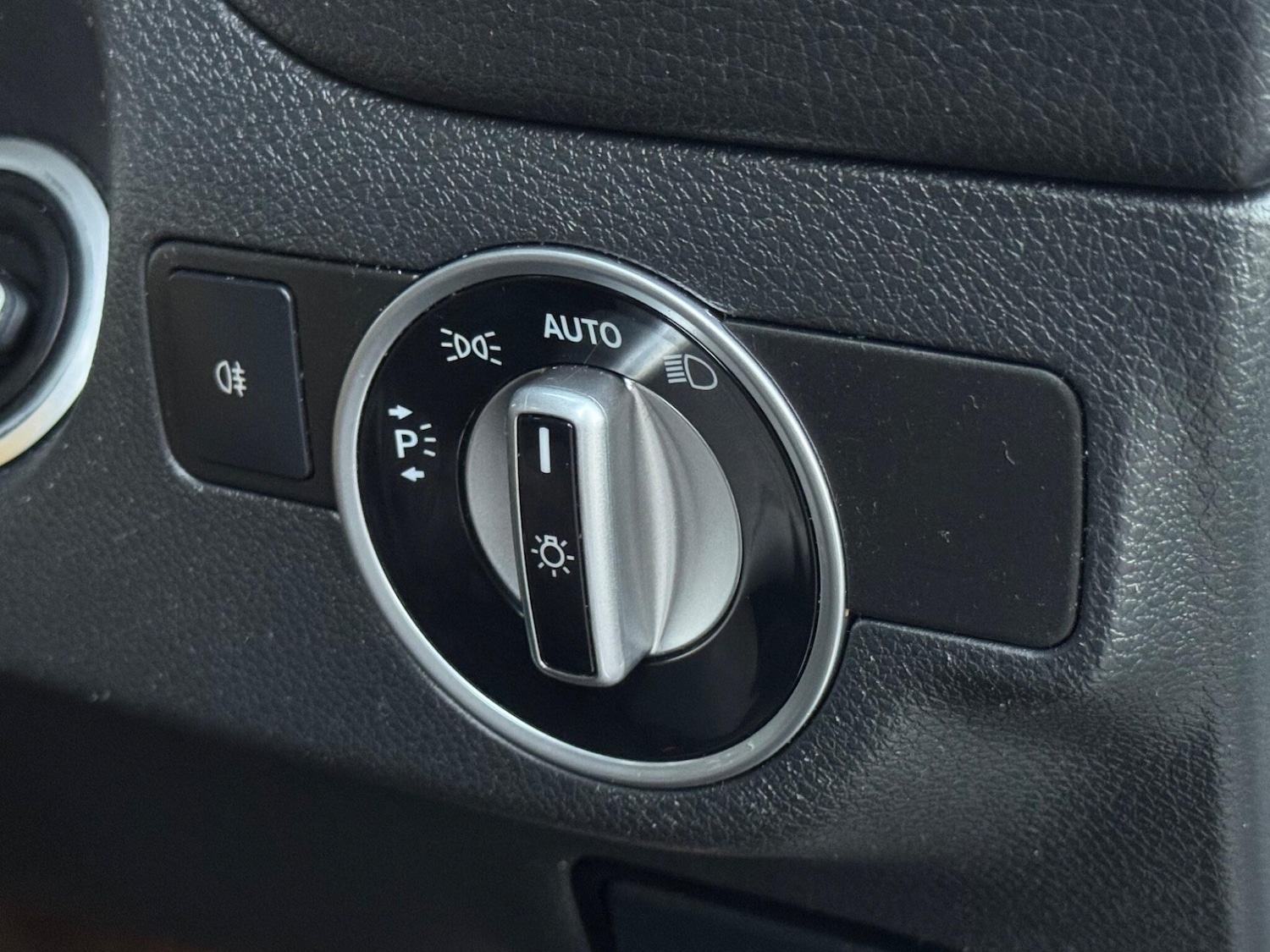 Used Mercedes-Benz GLA 2015 for sale - 77052532: Photo 28