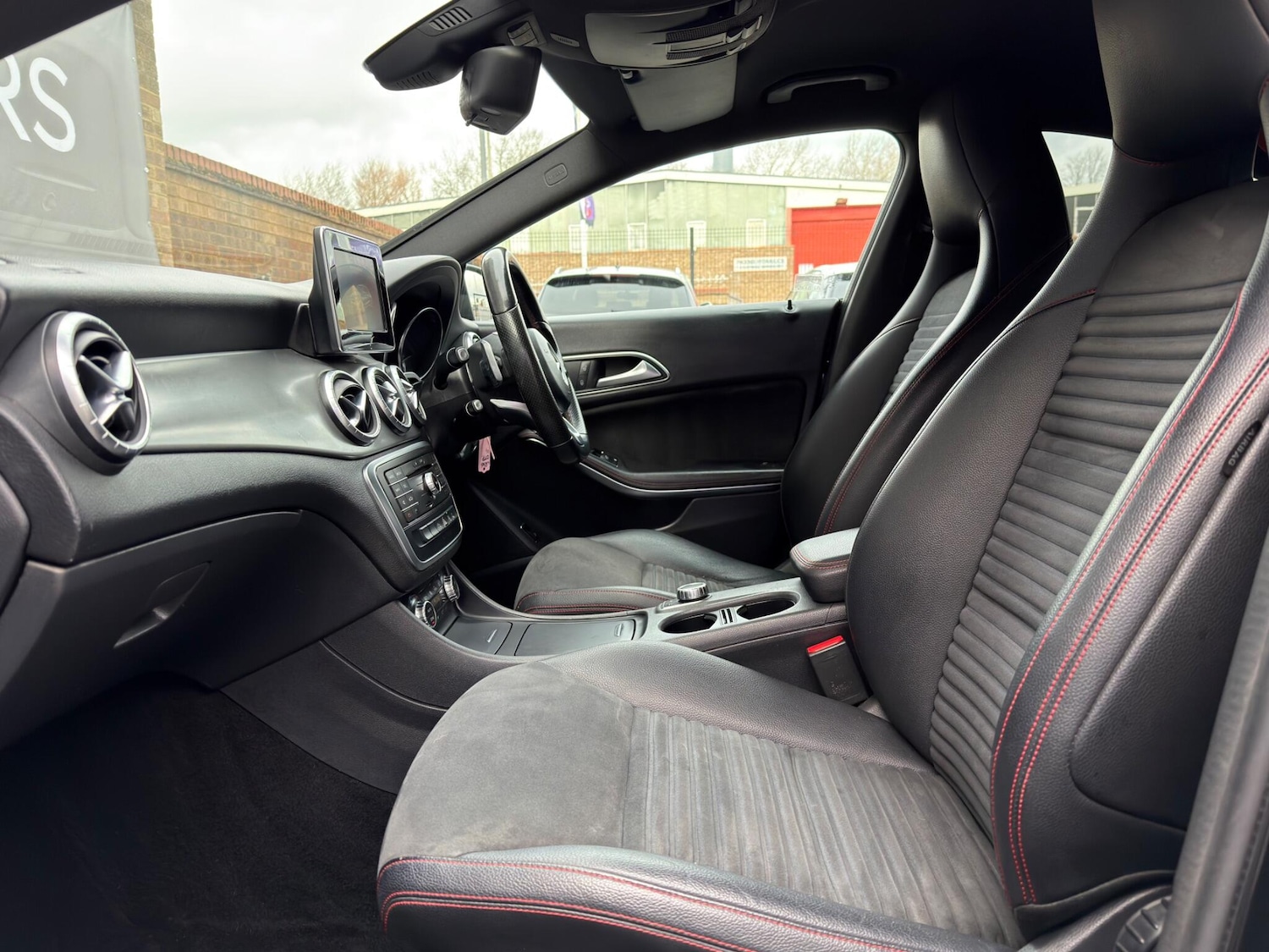 Used Mercedes-Benz CLA 2015 for sale - 77598958: Photo 43