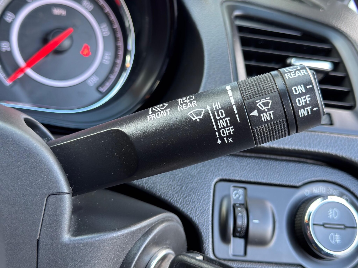 Used Vauxhall Insignia 2015 for sale - 77330855: Photo 33